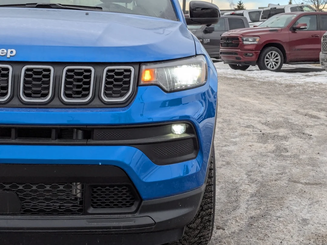 New 2025 Blue Jeep North - - 4X4 - 4.99% O.A.C - 360 Camera System - 10.1 Inch Display - Adaptive Cruise & More! image 10
