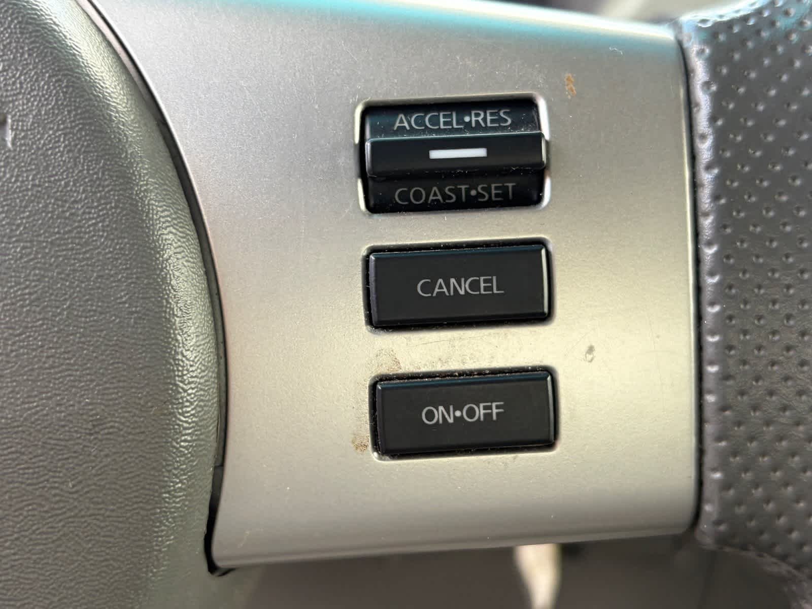 Used 2013 Glacier White Nissan SV image 11