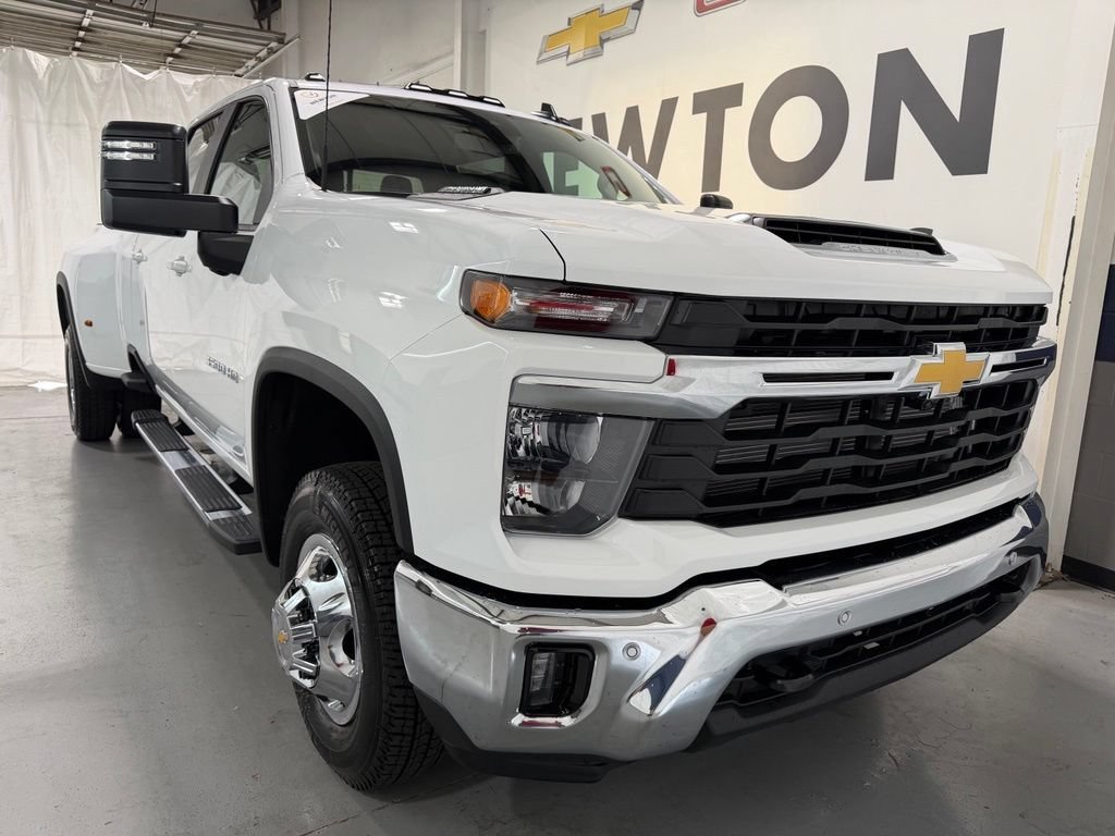 2026 Chevrolet Silverado 3500 HD LT - Photo 42
