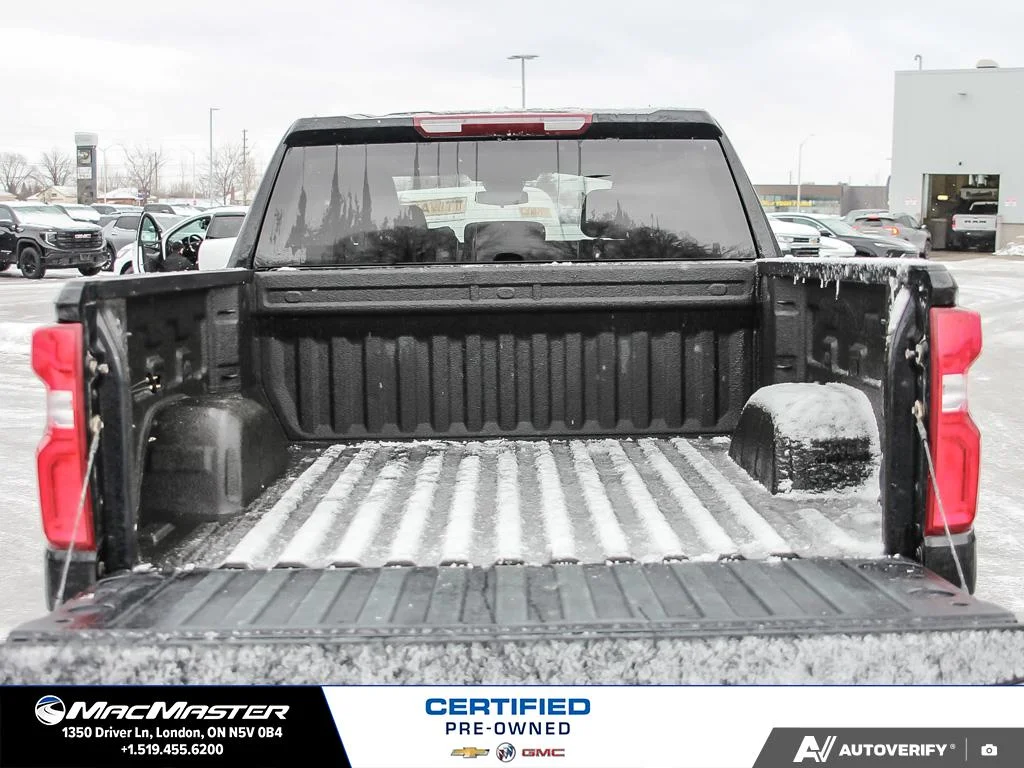 Used 2022  Chevrolet RST image 14