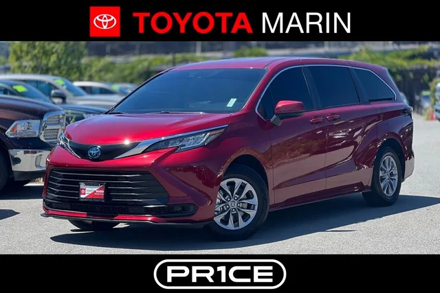 2023 Toyota Sienna LE