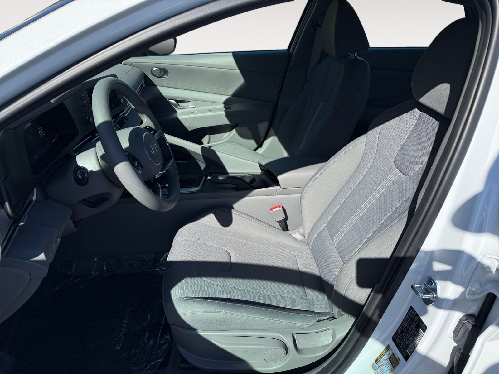 Certified Used 2025 White Hyundai SE image 10