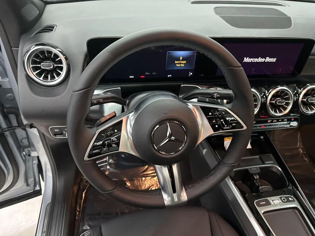 Used 2026 Silver Mercedes-Benz GLB 250 image 10