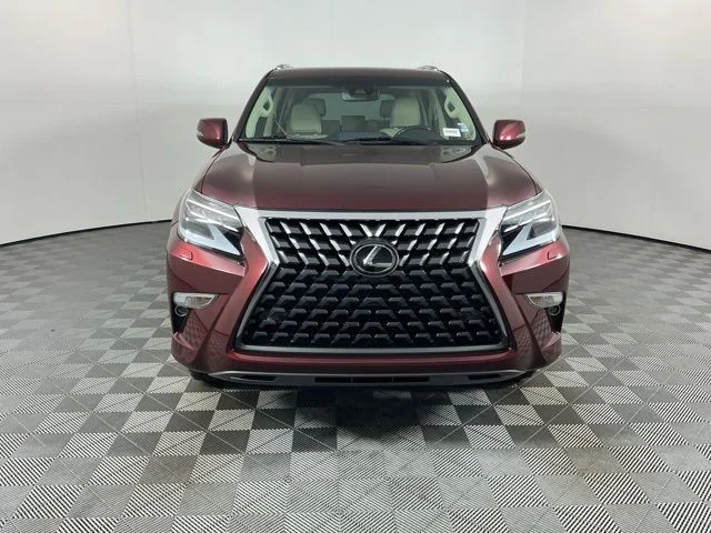 Used 2020  Lexus 460 image 2