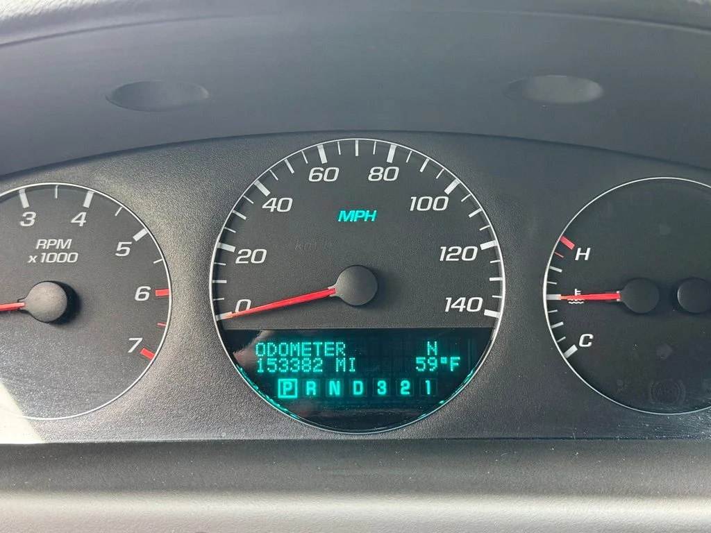 Used 2009 Silver Chevrolet LT image 18