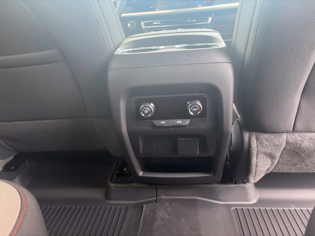 2027 Chevrolet Traverse LT - Photo 37