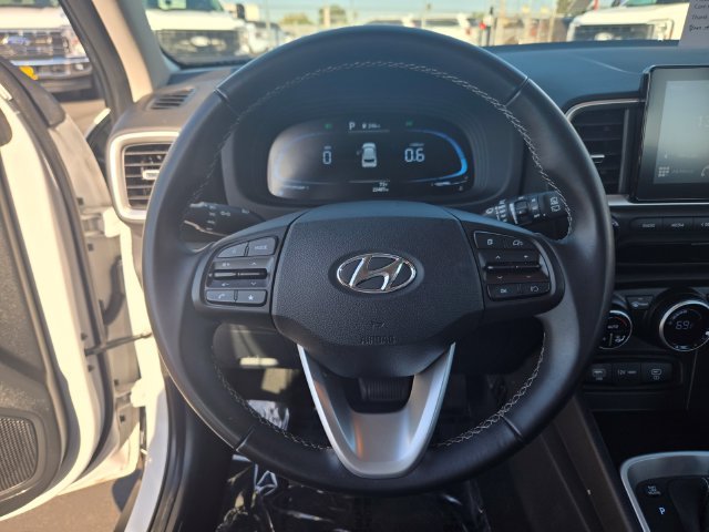 Used 2025 White Hyundai SEL image 20