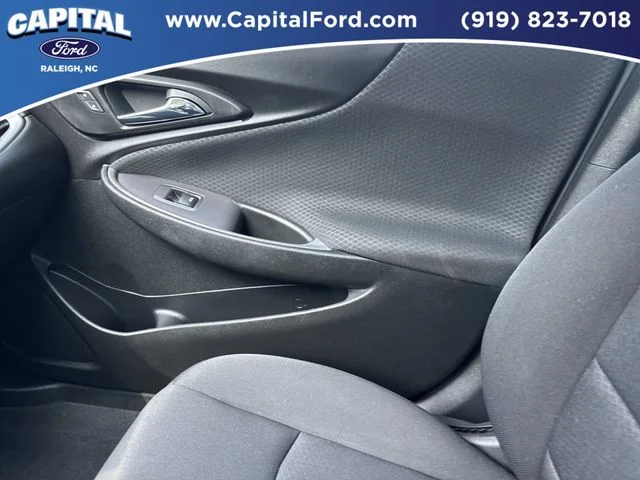 Used 2021 Red Chevrolet RS image 28