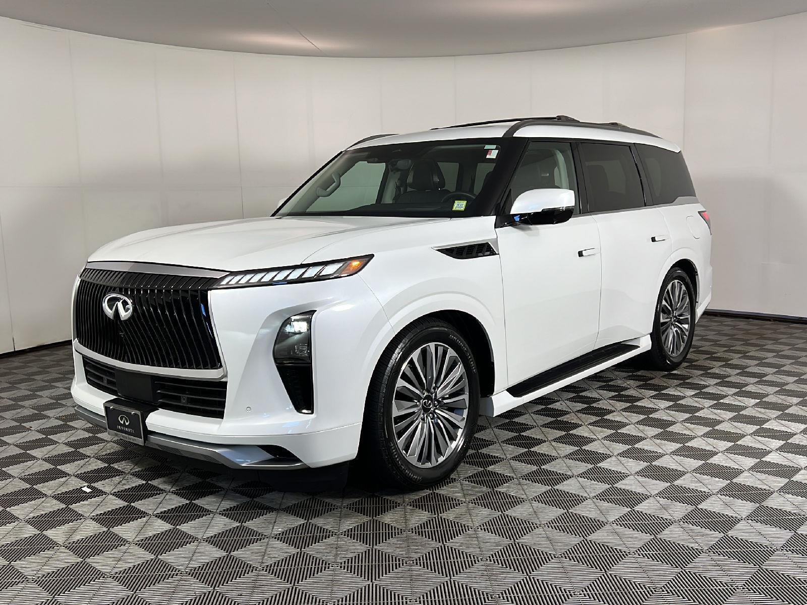 Used 2025 Radiant White INFINITI SENSORY image 9