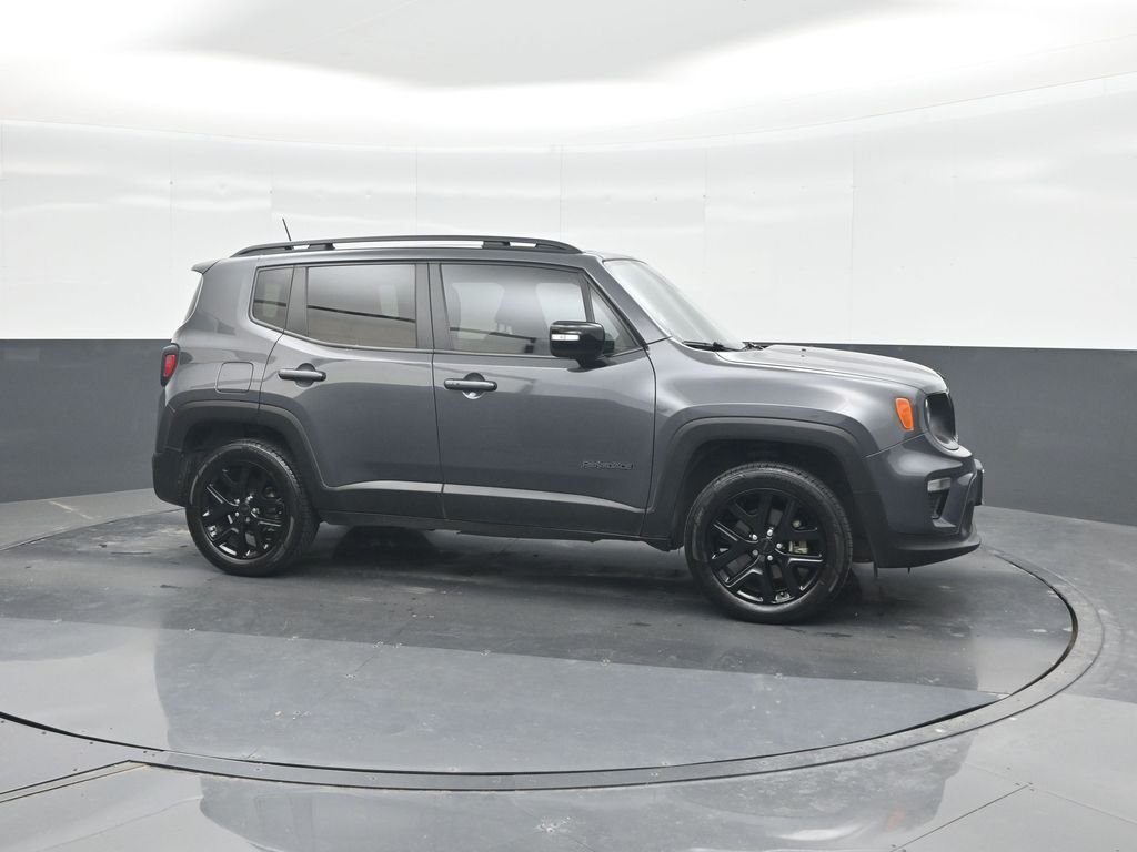 Used 2022 Gray Jeep Altitude image 11