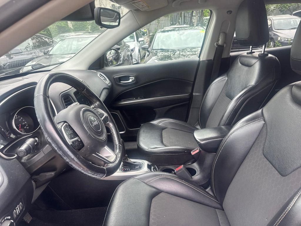 Used 2020 White Jeep Latitude image 29