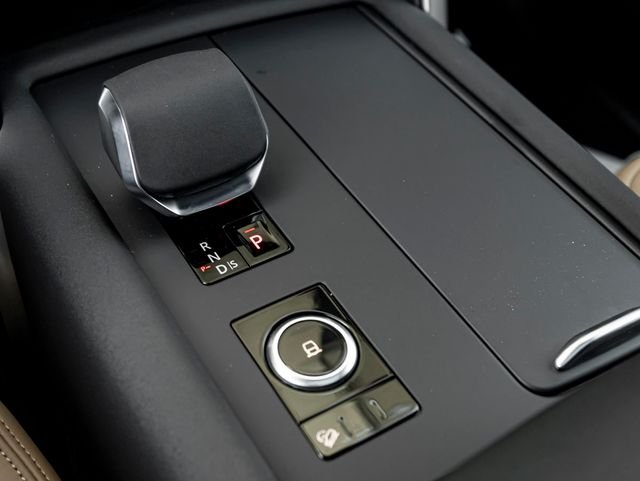 New 2026 Charente Grey Land Rover Dynamic SE image 23