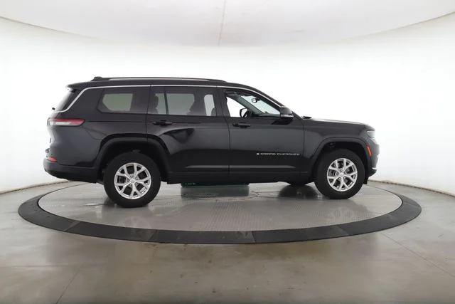 Used 2023 Black Jeep Limited image 6
