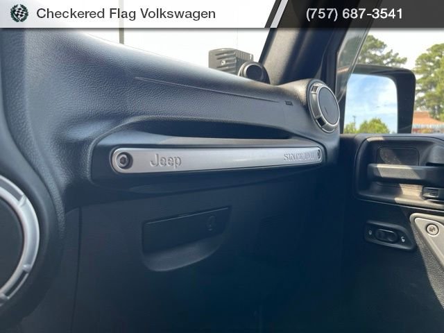 Used 2014 Black Clearcoat Jeep Rubicon image 27
