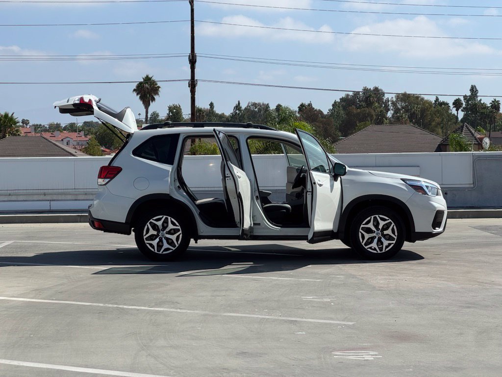Used 2020 Crystal White Pearl Subaru Premium image 29