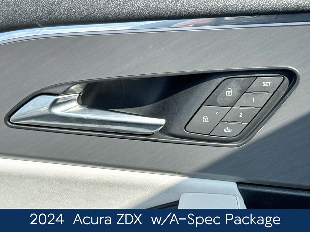 Used 2024  Acura Base image 17