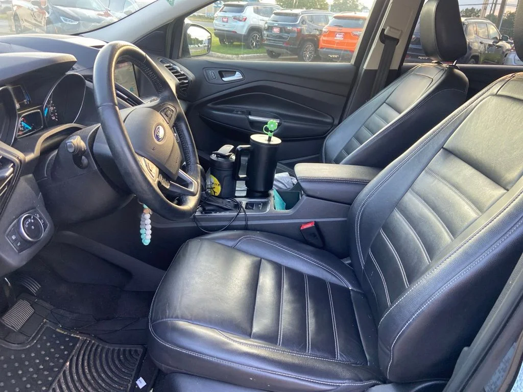 Used 2018 Gray Ford SEL image 30