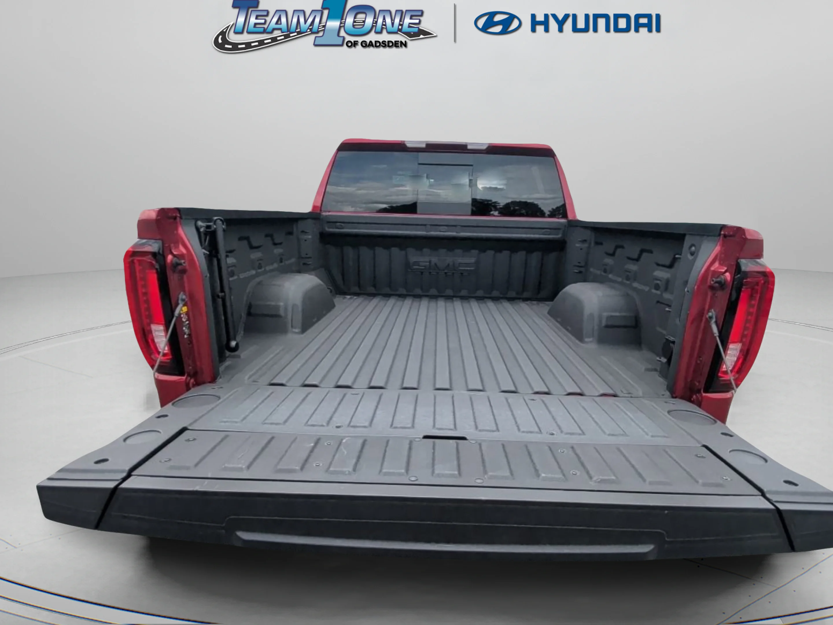 Used 2025 Volcanic Red Tintcoat GMC SLT image 16