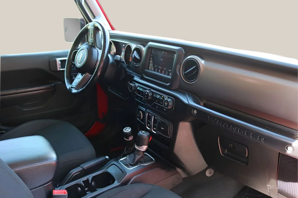 Used 2020 Red Jeep Sport S image 16