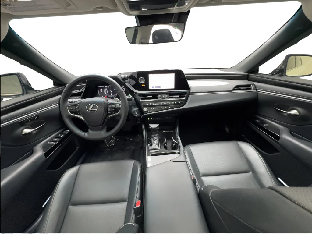 Used 2024 White Lexus 350 image 41