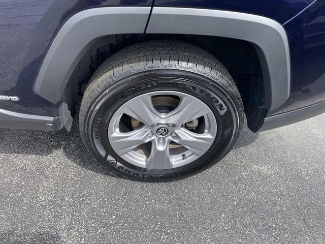 Certified Used 2025  Toyota XLE image 17