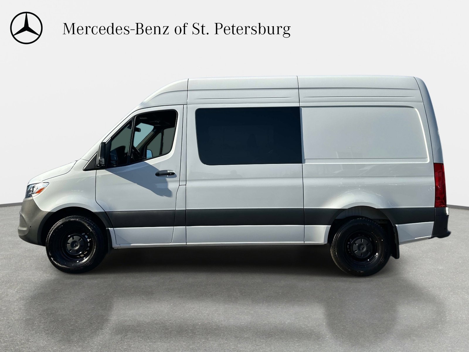 New 2026 Arctic White Sprinter Crew 144 WB image 2