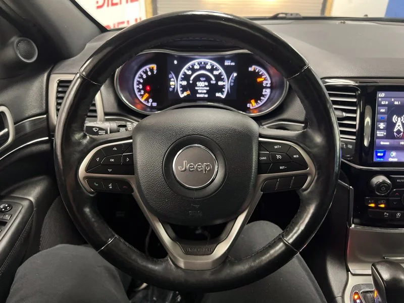 Used 2020 Blue Jeep Limited image 25