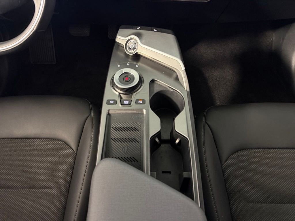Used 2024 Blue Kia Light image 17