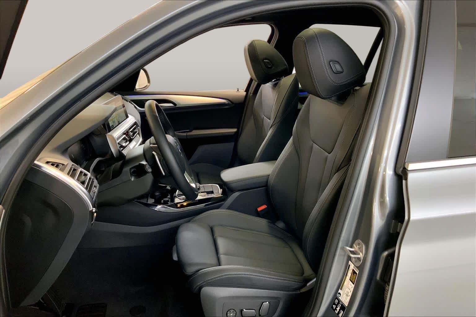 Used 2024 Skyscraper Grey Metallic BMW xDrive30i image 7