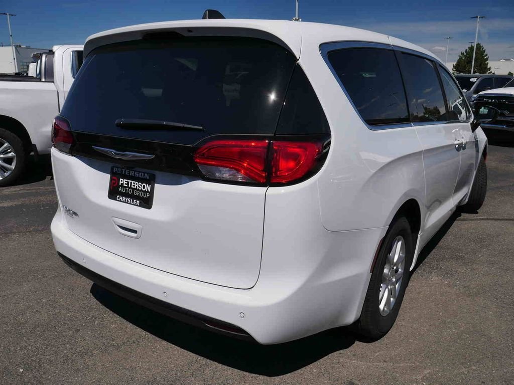 New 2026 Bright White Clear-Coat Exterior Paint Chrysler  image 19