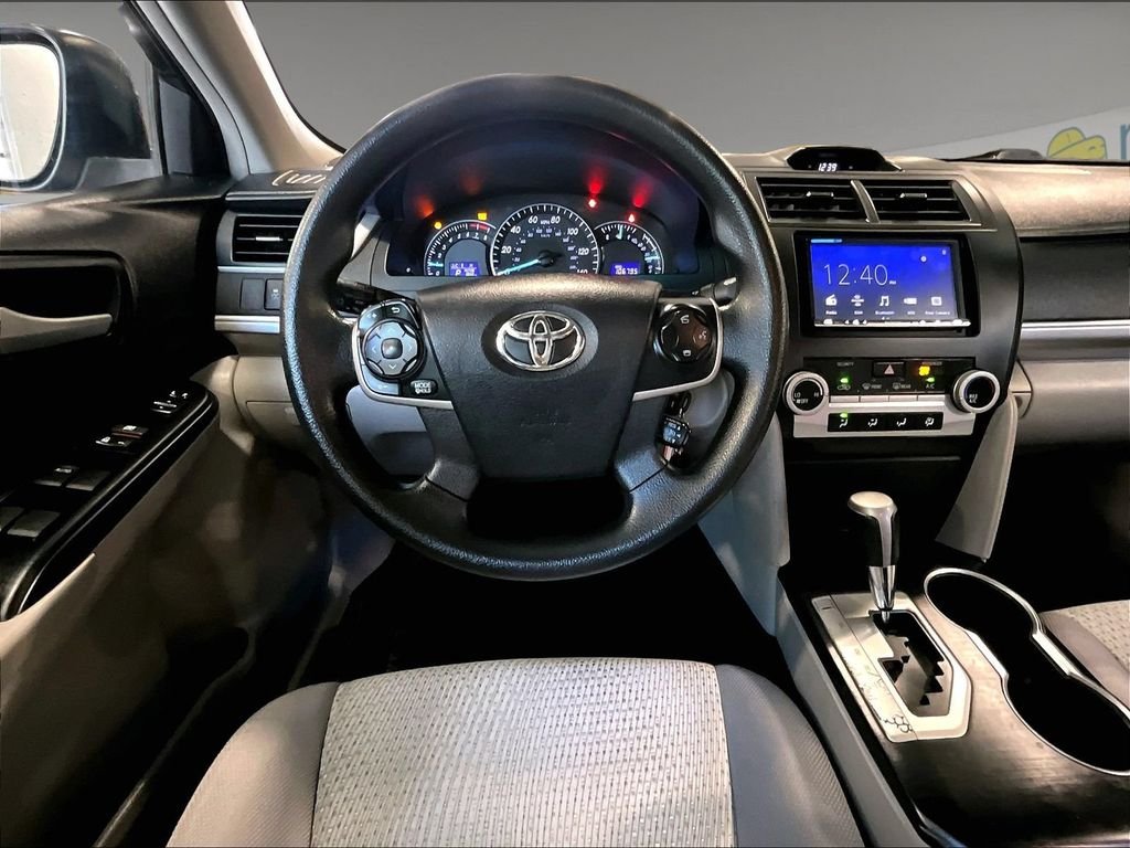 Used 2014 Gray Toyota LE image 17