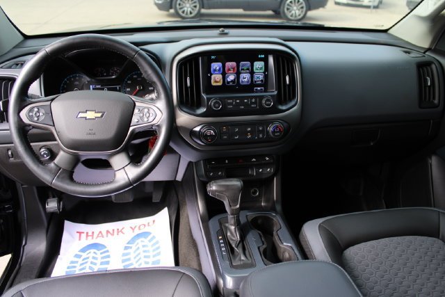 Used 2018 BLACK Chevrolet 4WD Z71 image 24