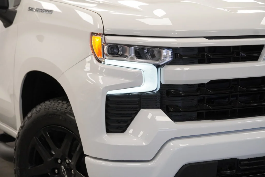 New 2026 Summit White Chevrolet RST image 31
