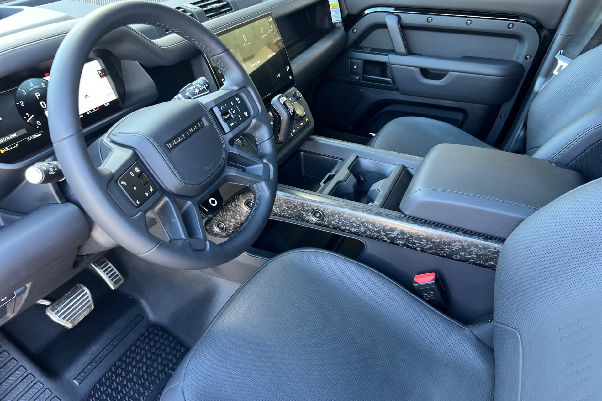 2026 Land Rover Defender OCTA Black - Photo 13