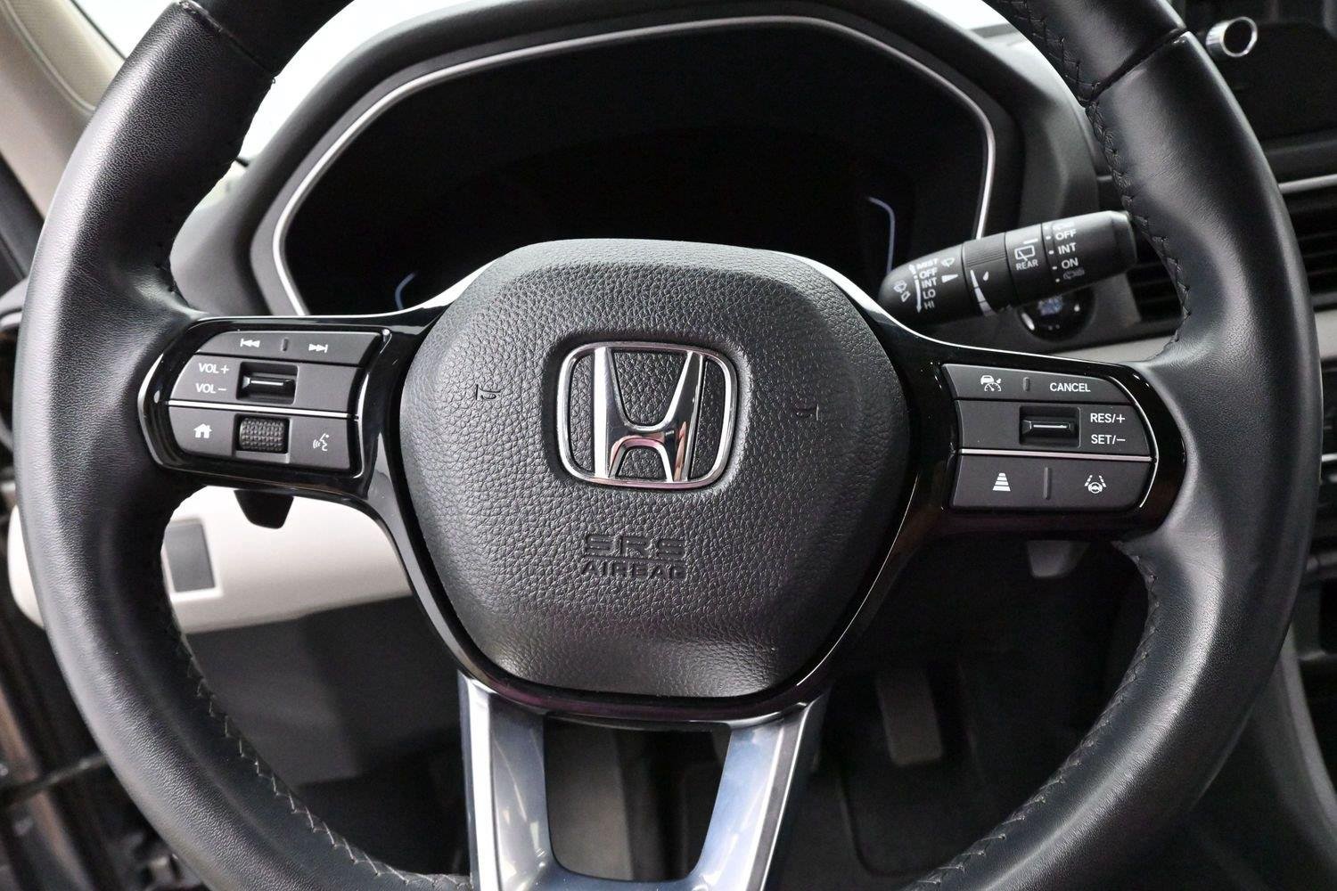 Used 2024 Lunar Silver Metallic Honda EX-L image 19