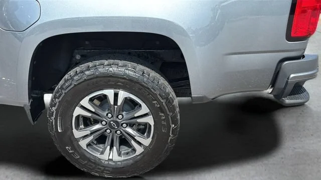Used 2022 Satin Steel Metallic Chevrolet Z71 image 34