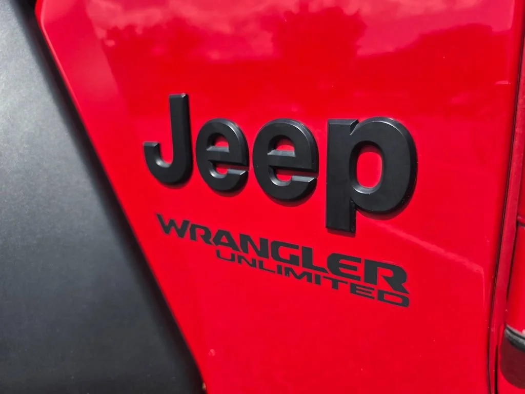 Used 2021 Red Jeep Sport Altitude 4x4 image 37