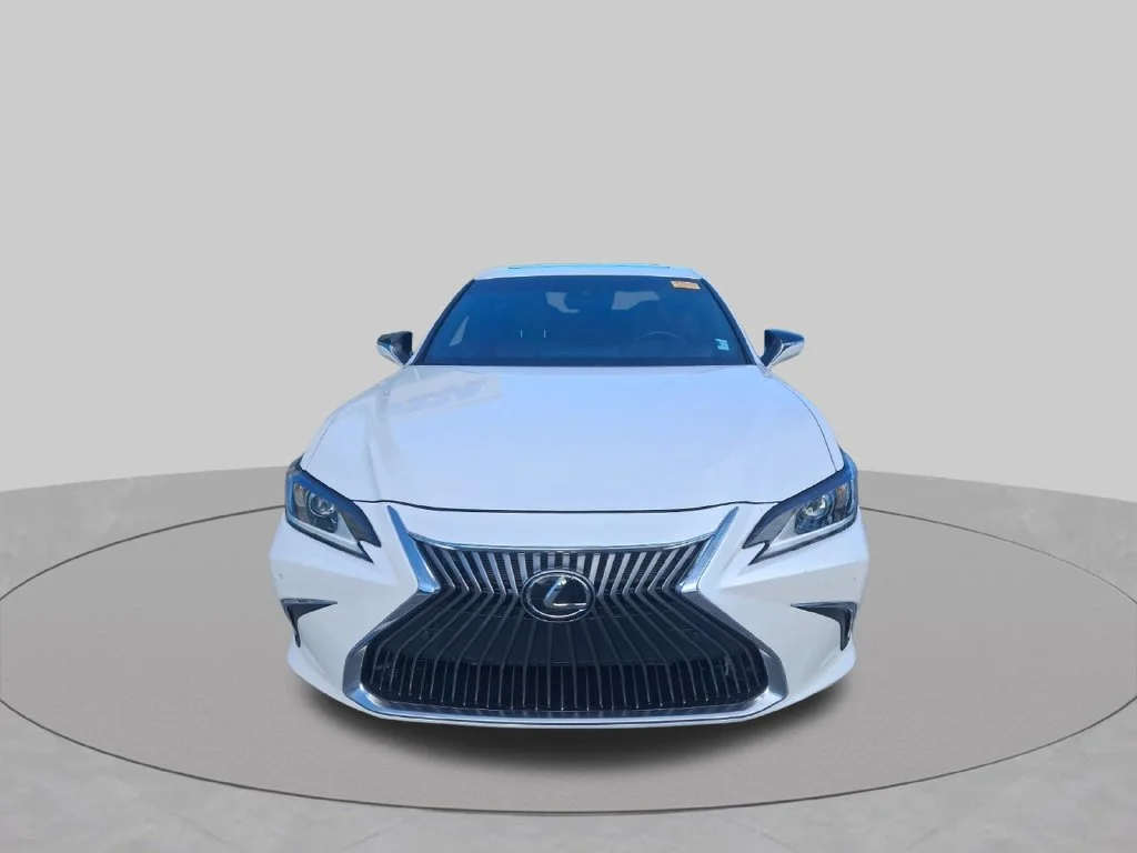 Used 2021 White Lexus 350 image 2