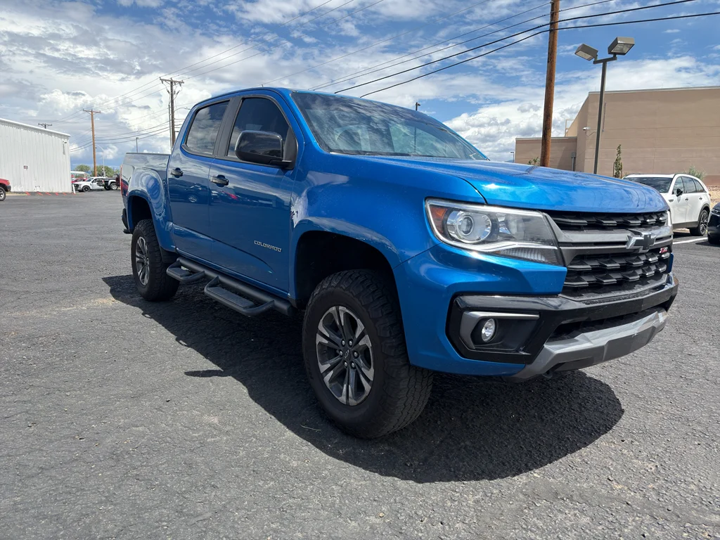 Used 2022 Bright Blue Metallic Chevrolet 4WD Z71 image 3