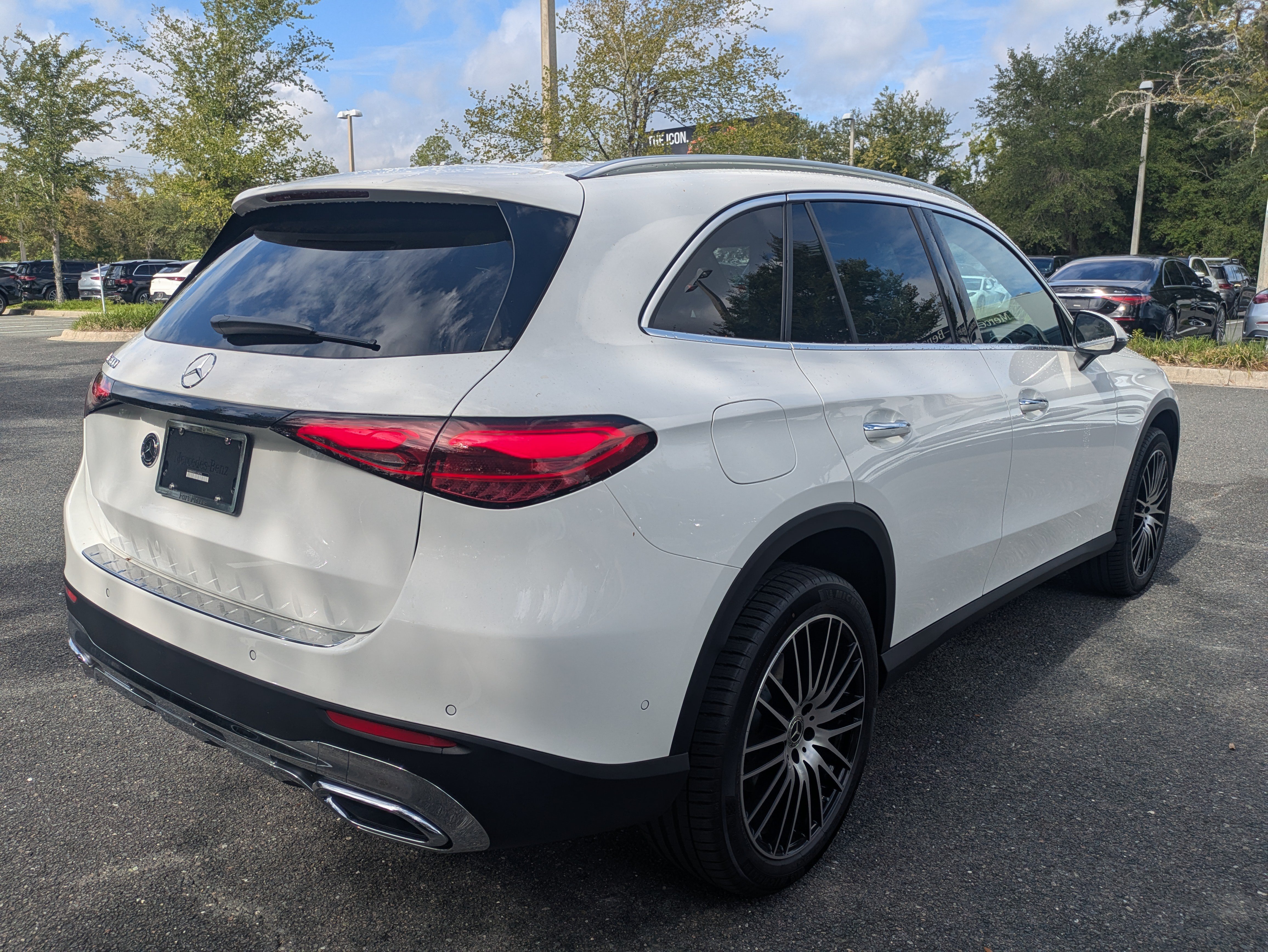 New 2026 Polar White Mercedes-Benz GLC 300 image 30