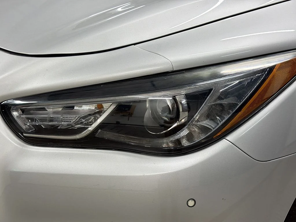 Used 2019 Liquid Platinum INFINITI LUXE image 33