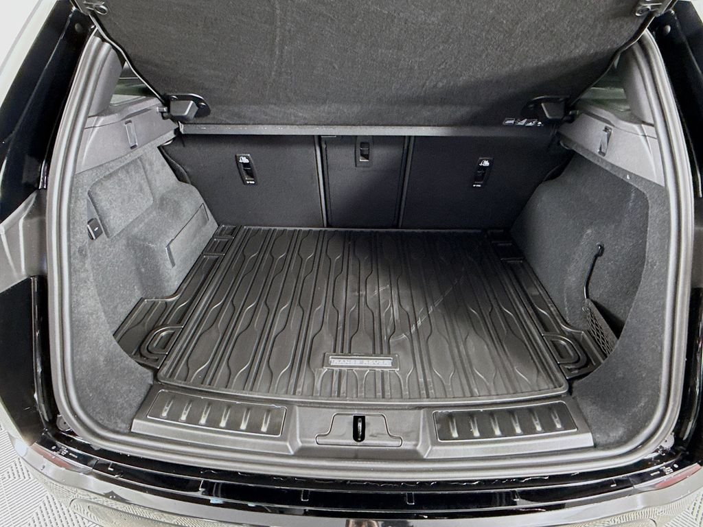 New 2025 Santorini Black Land Rover Dynamic image 24