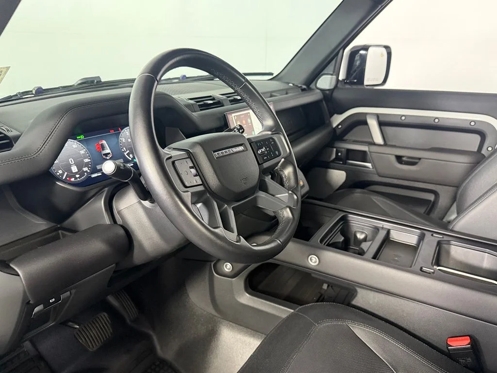 2024 Land Rover Defender X-Dynamic SE - Photo 13