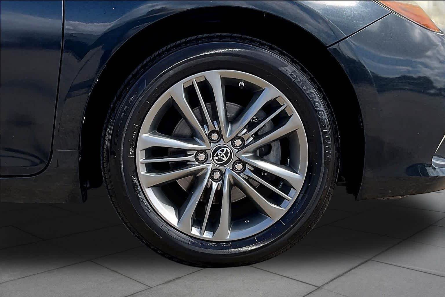 Used 2017 Cosmic Gray Mica Toyota LE image 11