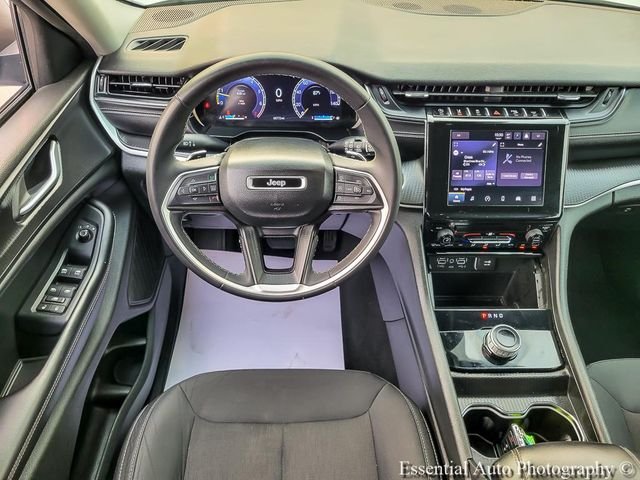 Used 2024 White Jeep Laredo image 12