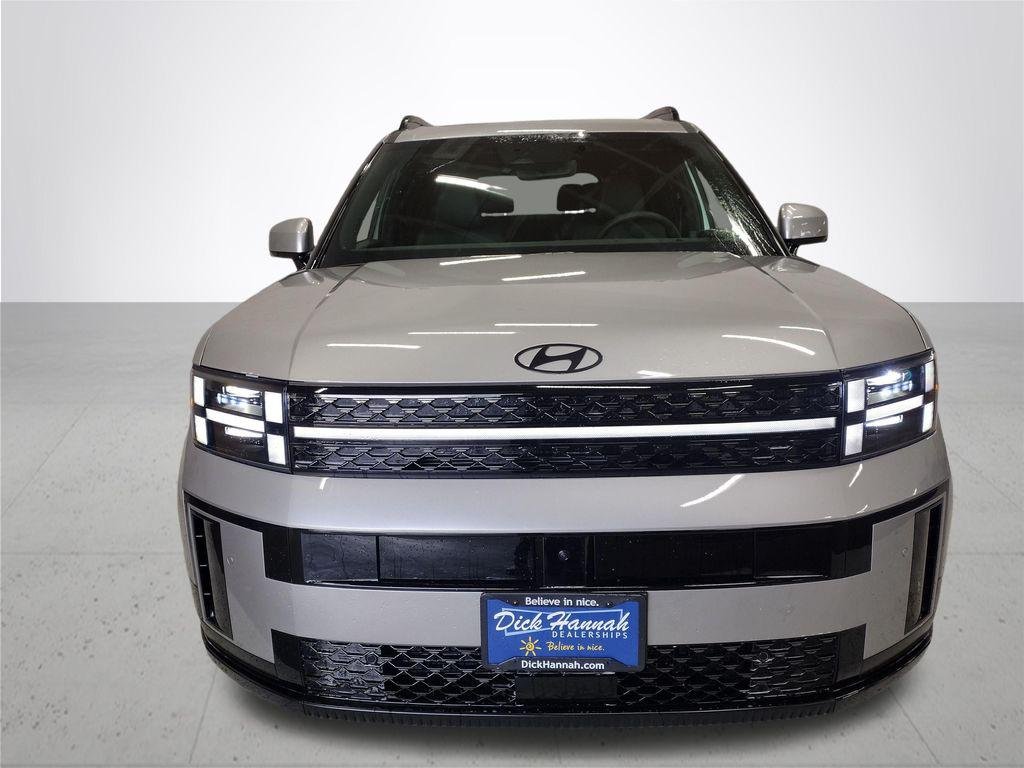 New 2026 Shimmering Silver Hyundai Calligraphy image 3