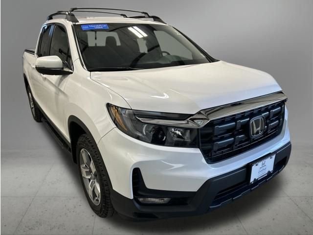 Certified Used 2025 Platinum White Pearl Honda RTL image 9