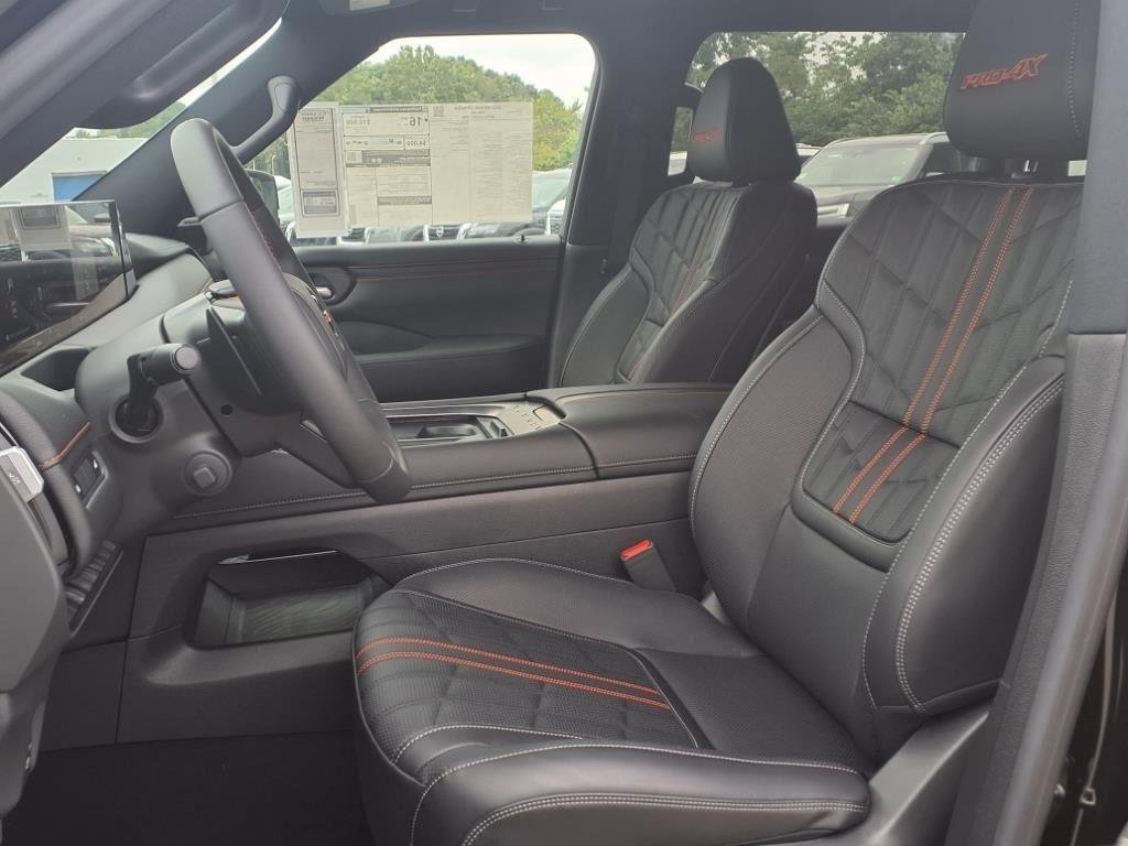 2025 Nissan Armada PRO-4X - Photo 17