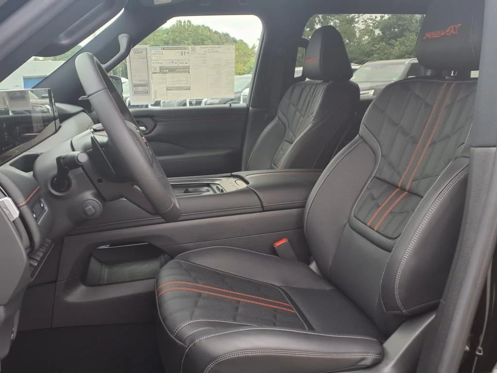 2025 Nissan Armada PRO-4X - Photo 17