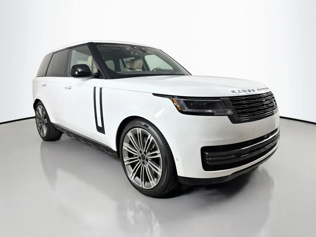 New 2026 Fuji White Land Rover SE image 3